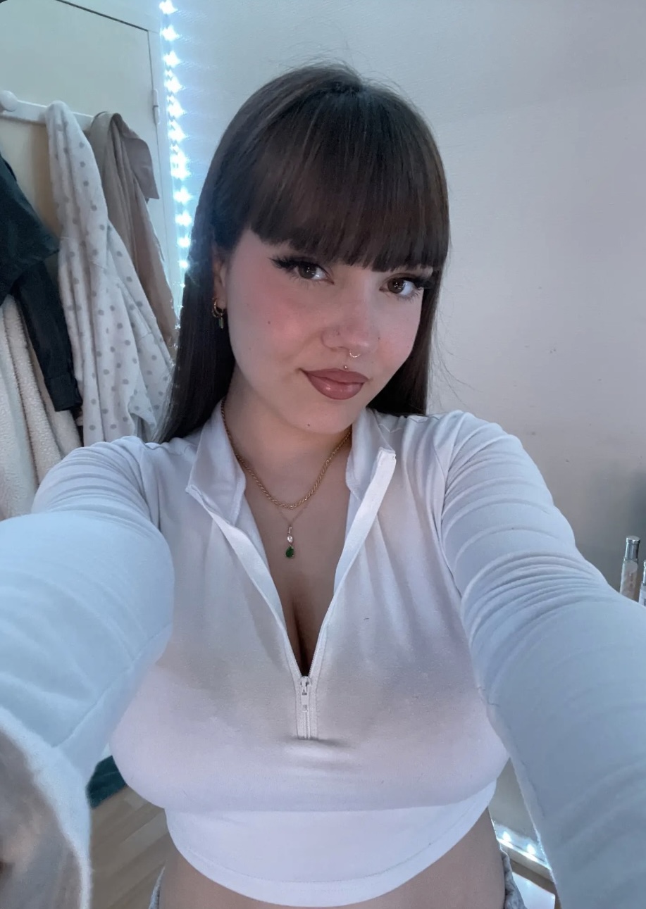 Alicia actrice x française OnlyFans raffinée 2026
